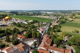 vue aérienne de Mensignac pendant la fête du pain
