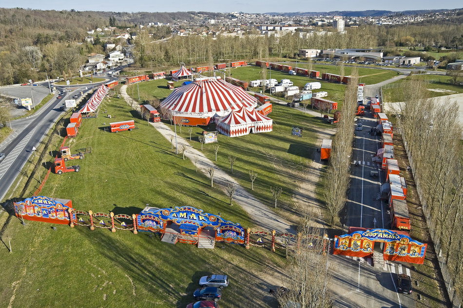 cirque Amar à Marsac parc expo